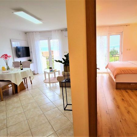 Apartment Karamarko Malinska Extérieur photo