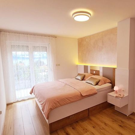 Apartment Karamarko Malinska Extérieur photo