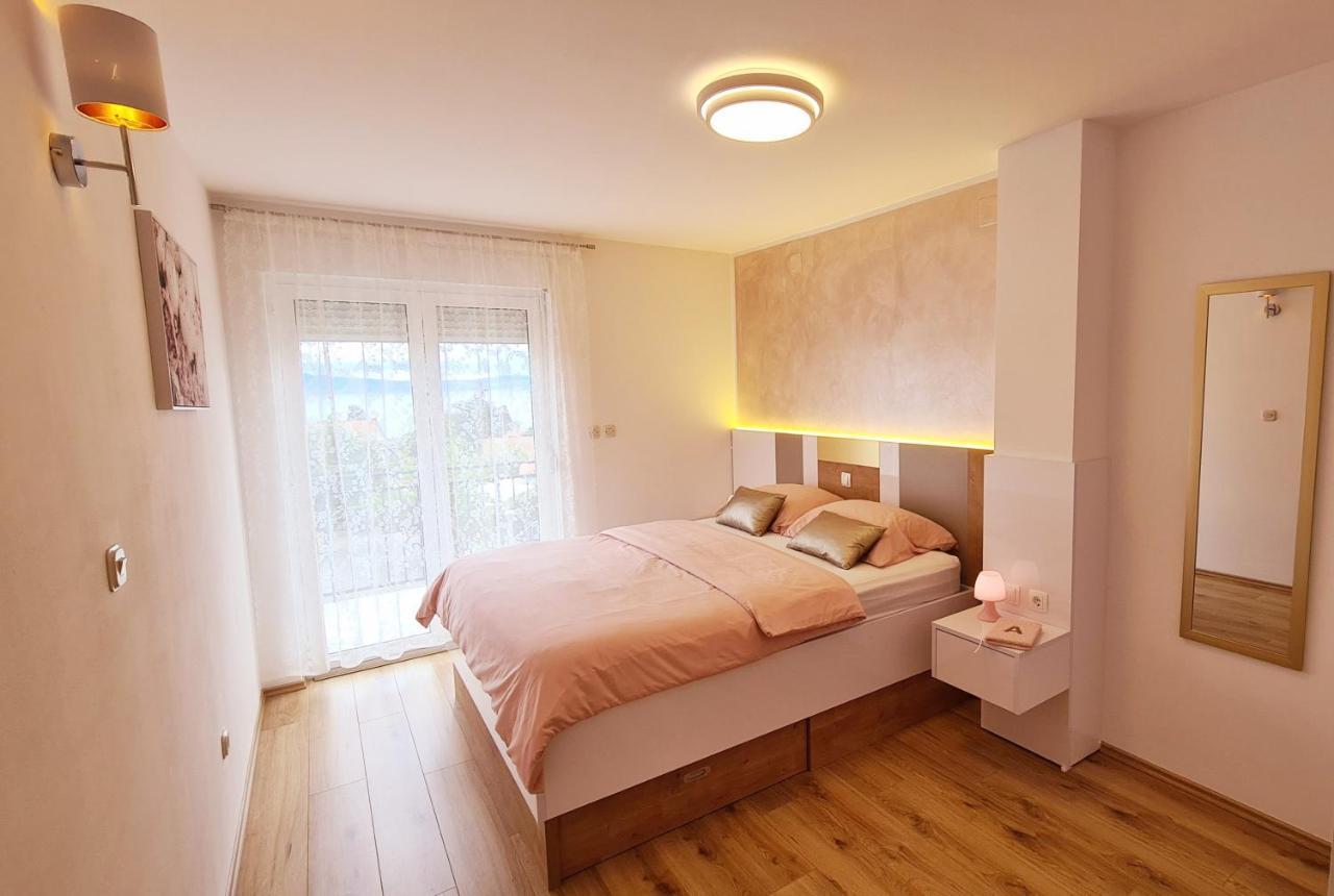 Apartment Karamarko Malinska Extérieur photo