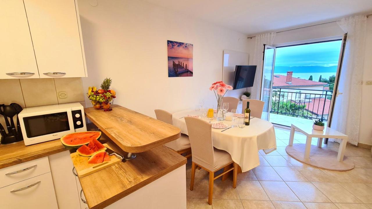 Apartment Karamarko Malinska Extérieur photo