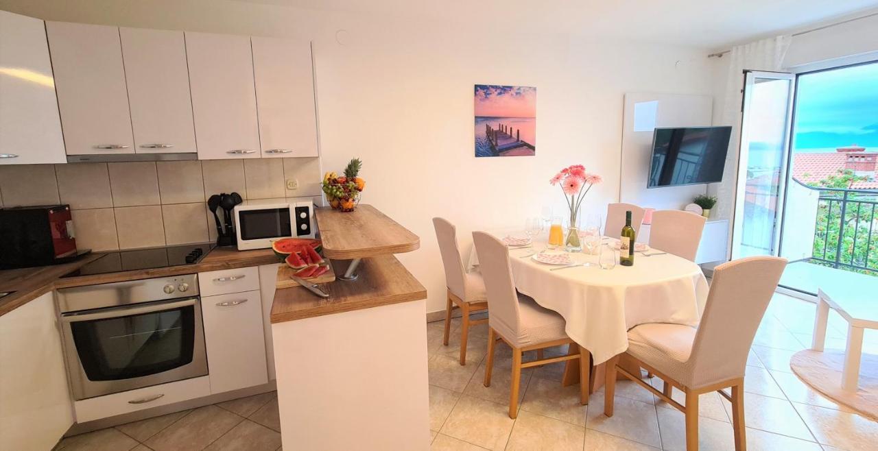 Apartment Karamarko Malinska Extérieur photo