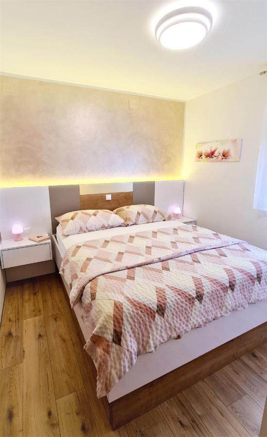 Apartment Karamarko Malinska Extérieur photo